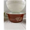 Image 2 : Vintage Pyrex Dishes