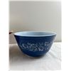 Image 3 : Vintage Pyrex Dishes