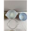 Image 4 : Vintage Pyrex Dishes