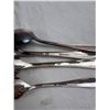 Image 5 : Rogers Bros. "Springtime" Plated Cutlery