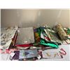 Image 1 : Holiday Gift Wrapping
