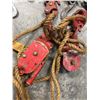 Image 5 : Chains and Pullers