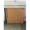 Image 8 : Ping Pong Table & Accessories