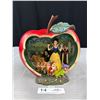 Image 1 : Very Nice Disney Showcase "A Wishing Apple" Snow White