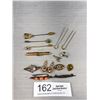 Image 1 : Assorted Antique Stick Pins, Brooches and Misc