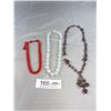 Image 1 : Very Old Glass Bead Broken Necklaces