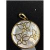 Image 2 : 14k Mother of Pearl Butterfly Pendant