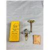 Image 2 : Vintage Splendor Auto Bulbs + Paragon Car Lock in Original Boxes Great Graphics