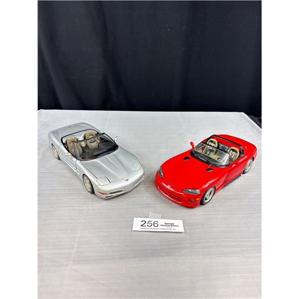 2 1/18th Scale Diecast Cars Corvette and Dodge Viper