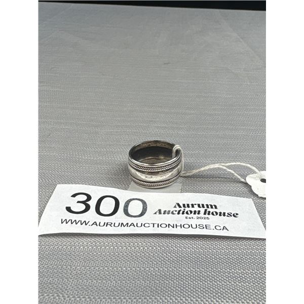 Nice Sterling Silver Band Ring Size 7.5