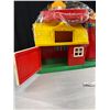 Image 2 : Vintage 1981 Playmates Barn w/ Figures