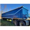 Image 4 : Approx. 38 ft. Fruehauf grain trailer, 3 hoppers, roll-tarp, 11R22.5 rubber, need repairs, no visibl