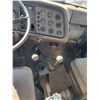 Image 32 : 1975 Ford grain truck, 3208 CAT engine, non-turbo, 5&4 trans, approx. 19 ft Box & hoist, c/w silage 