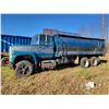 Image 7 : 1975 Ford grain truck, 3208 CAT engine, non-turbo, 5&4 trans, approx. 19 ft Box & hoist, c/w silage 