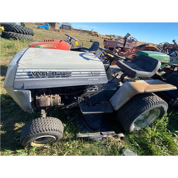 White GT-1650 Hydro Riding Tractor c/w Deck. Looks Complete