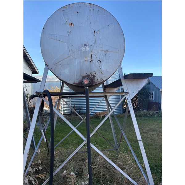 Approx. 500 Gallon Fuel Tank & Stand