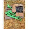 Image 1 : Misc. steel fingers & holders & misc. JD parts
