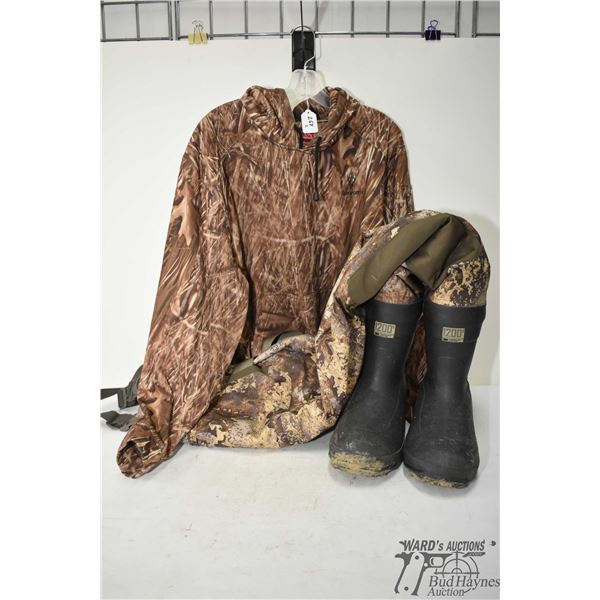 Cabela's size 11 STO hip waders in camo colors plus an XL Huntworth pullover hoody