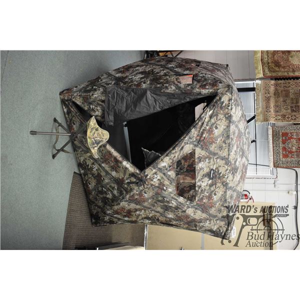 Ameristep dog house Tange 2.0 camo hunting blind w/ folding stool