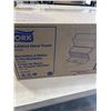 Image 2 : NEW CASE OF TORK MULTIFOLD HAND TOWEL, NATURAL, 16 PACKS OF 250, TOTAL 4000 NAPKINS