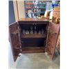 Image 2 : SMALL VINTAGE 2 DOOR BAR CUPBOARD