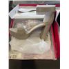 Image 2 : 4 PAIRS NEW LADIES SHOES SIZE 11