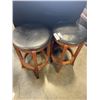 Image 2 : 2 BAR STOOLS W/ LEATHER TOP