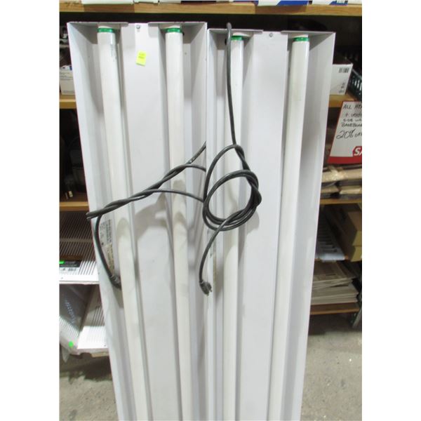 2 PLUGIN FLUORESCENTS