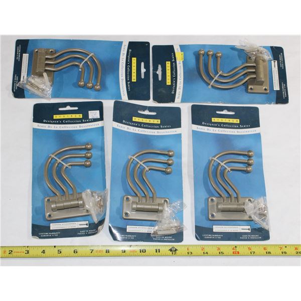 LOT OF ADJUSTABLE SWIVEL HOOKS
