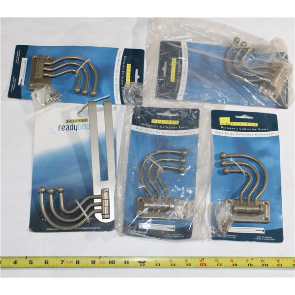 LOT OF ASSORTED SWIVEL HOOKS