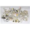 Image 1 : TRAY OF MIXED PATTERN BRASS FINISH CABINET KNOBS
