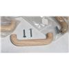 Image 2 : TRAY OF HARDWOOD CABINET PULLS