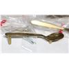 Image 2 : LARGE TRAY OF ANTIQUE BRASS FINISH SPOON SHAPE