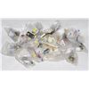 Image 1 : TRAY OF MIXED CABINET KNOBS AND PULLS