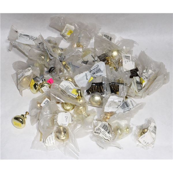 TRAY OF ASSORTED BRASS FINISH CABINET KNOBS