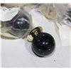 Image 2 : TRAY OF BLACK AND BRASS FINISH BALL CABINET KNOBS