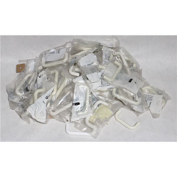 TRAY OF WHITE PLASTIC CABINET PULLS