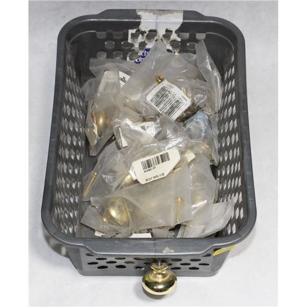 TRAY OF GOLD FINISH CABINET KNOBS