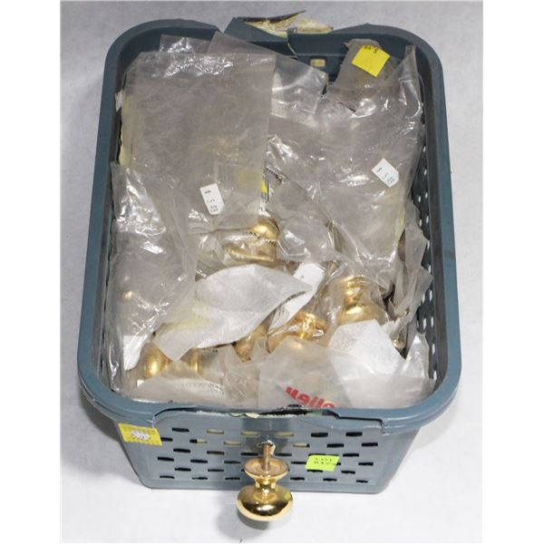 TRAY OF GOLD FINISH CABINET KNOBS