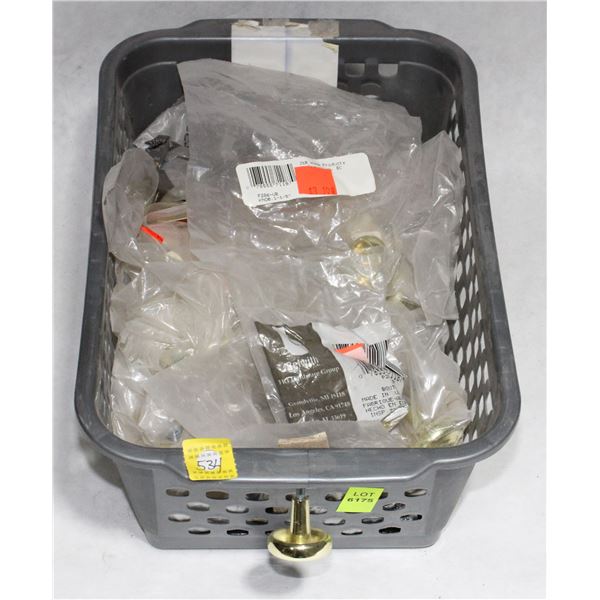 TRAY OF GOLD FINISH CABINET KNOBS