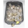 Image 1 : TRAY OF GOLD FINISH CABINET KNOBS