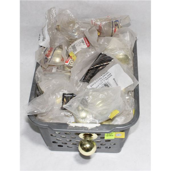 TRAY OF GOLD FINISH CABINET KNOBS