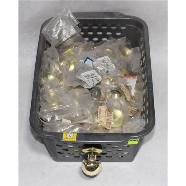 TRAY OF GOLD FINISH CABINET KNOBS