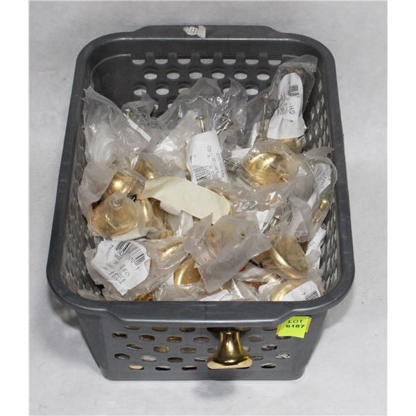 TRAY OF GOLD FINISH CABINET KNOBS