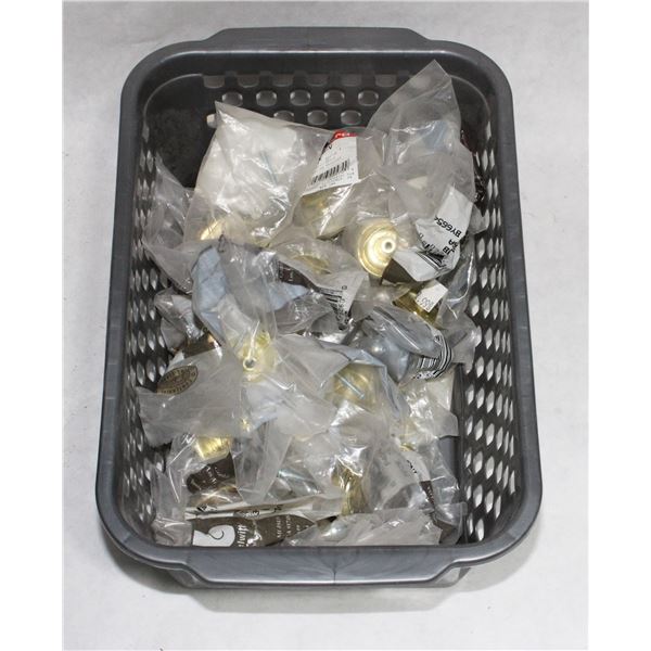 TRAY OF GOLD FINISH CABINET KNOBS