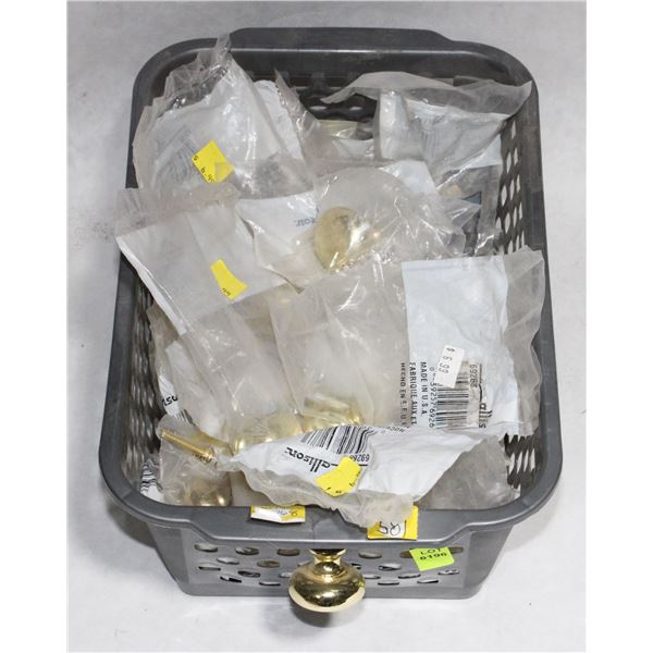 TRAY OF GOLD FINISH CABINET KNOBS