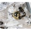 Image 2 : TRAY OF BRASS FINISH CABINET KNOBS