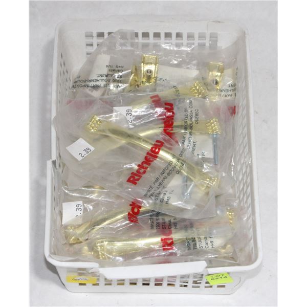 TRAY OF GOLD FINISH CABINET PULLS