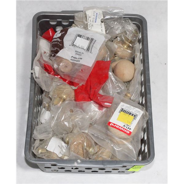 TRAY OF WOOD AND GOLD FINISH KNOBS AND PULLS