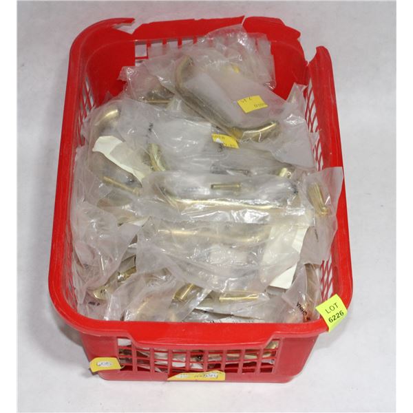 TRAY OF GOLD FINISH CABINET PULLS